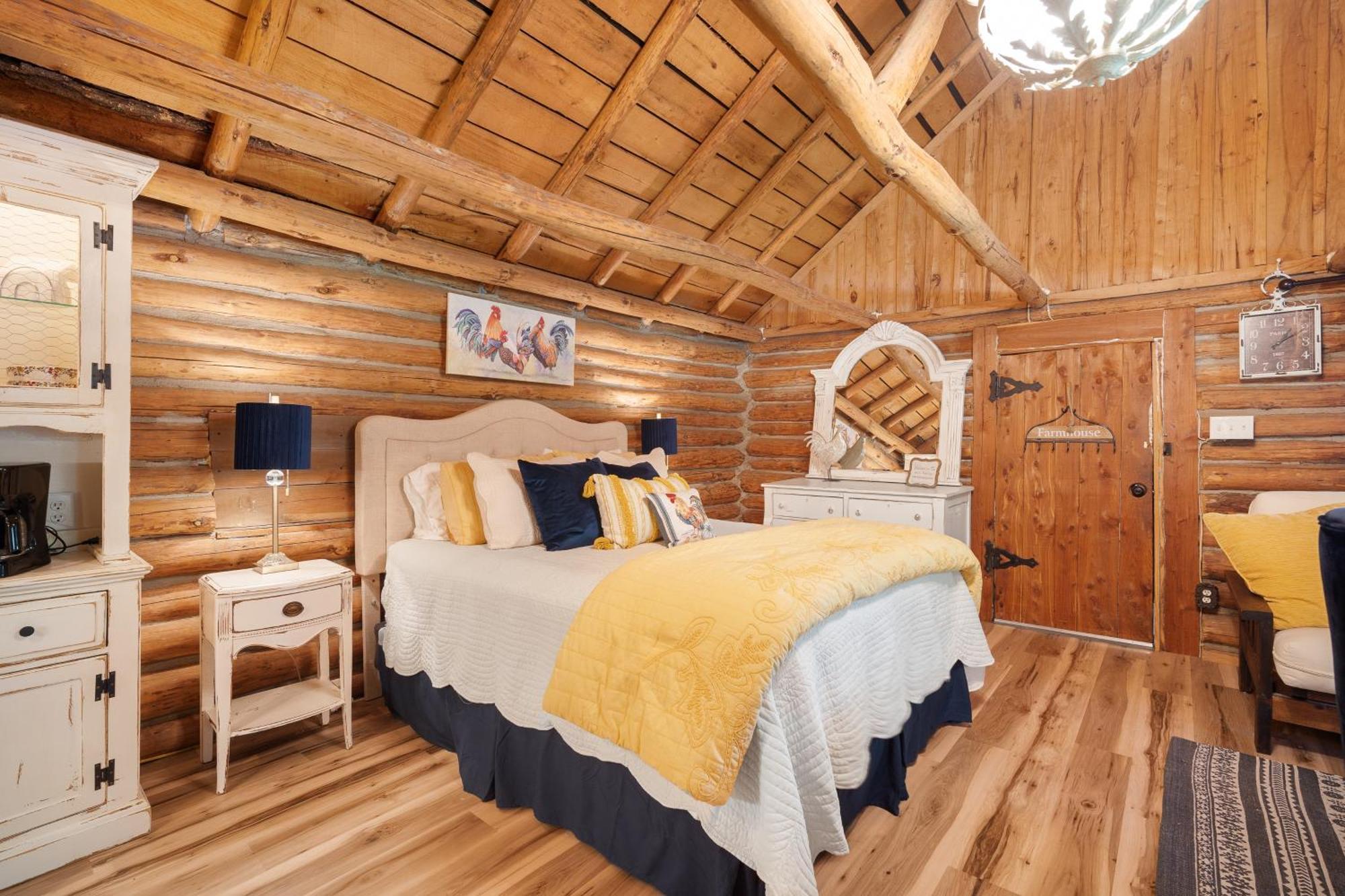 Spring Hill Farm - The Velvet Rooster Villa Alma Екстериор снимка